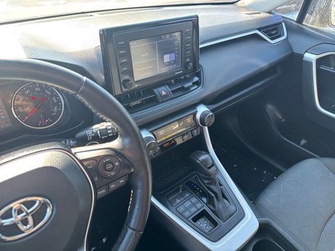 Used 2021 Toyota RAV4 XLE w/ Convenience Package image 21