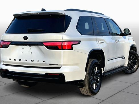 Used 2025 Toyota Sequoia Platinum image 12