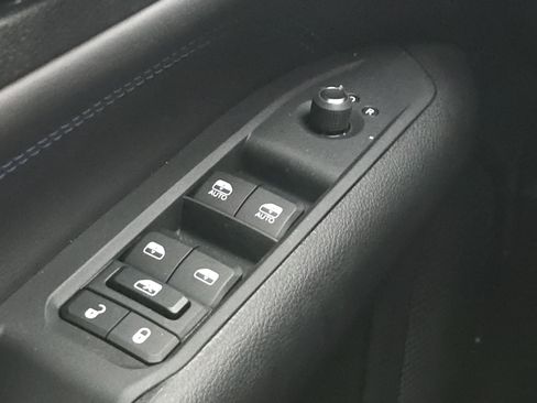 New 2026 Jeep Compass Latitude image 25