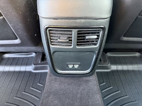 Used 2016 Chrysler 300 S image 41