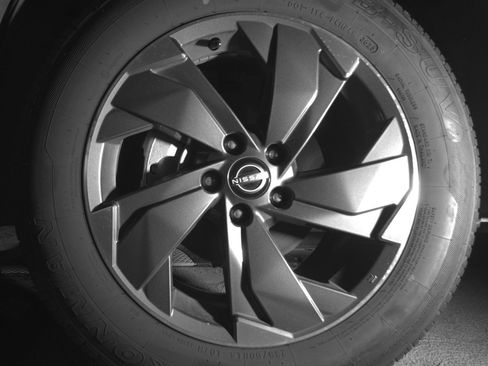 Used 2025 Nissan Rogue SV image 12