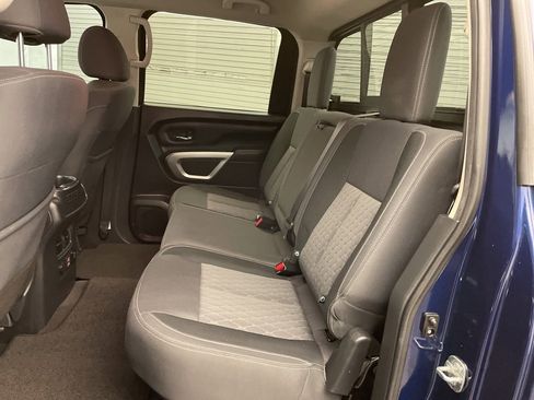 Used 2021 Nissan Titan SV w/ SV Convenience Package image 21