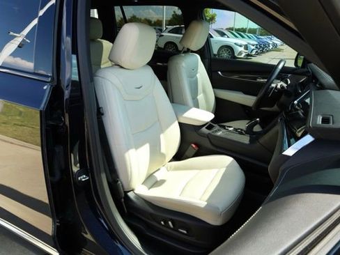 Used 2022 Cadillac XT6 Sport w/ Technology Package image 28