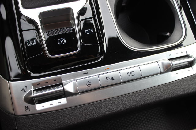 Used 2024 Kia Carnival SX Prestige FWD image 11