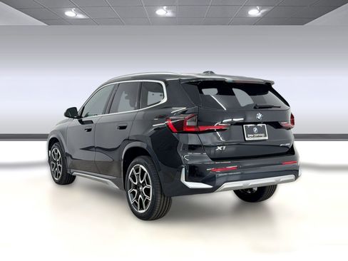 Used 2023 BMW X1 xDrive28i w/ Convenience Package AWD/4WD image 3