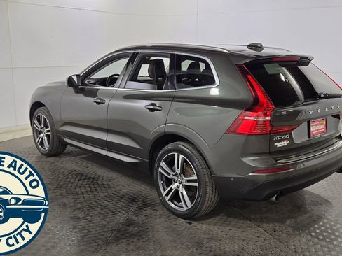 Used 2018 Volvo XC60 T5 Momentum w/ Vision Package AWD/4WD image 5