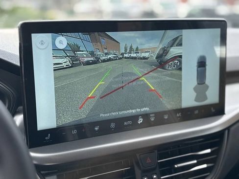 New 2025 Ford Escape SE image 36