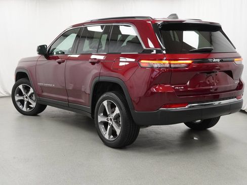 Certified 2025 Jeep Grand Cherokee Limited AWD/4WD image 14