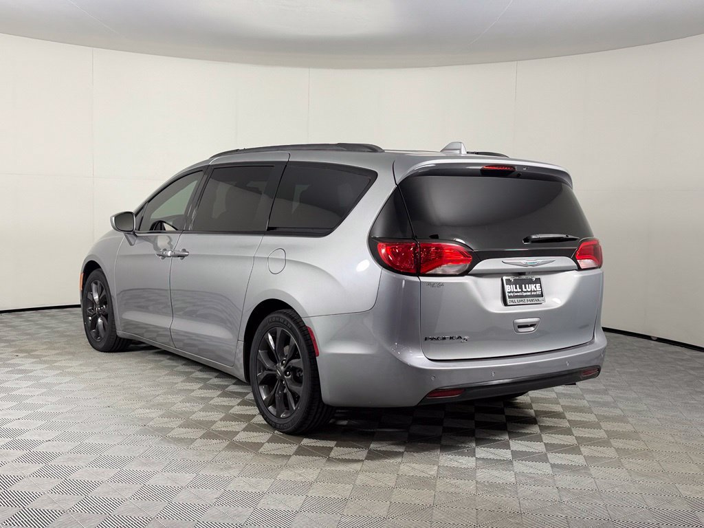 Used 2018 Chrysler Pacifica Touring-L Plus w/ S Appearance Package FWD image 8