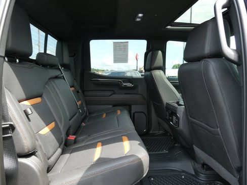 Certified 2022 GMC Sierra 1500 AT4 w/ AT4 Premium Package AWD/4WD image 16