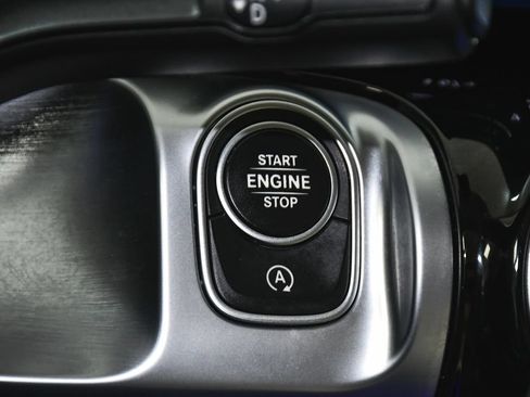 Used 2022 Mercedes-Benz GLB 250 4MATIC image 27