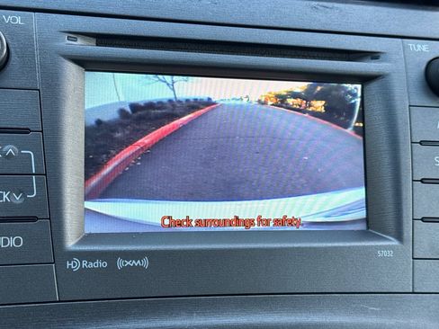 Used 2012 Toyota Prius Three image 27