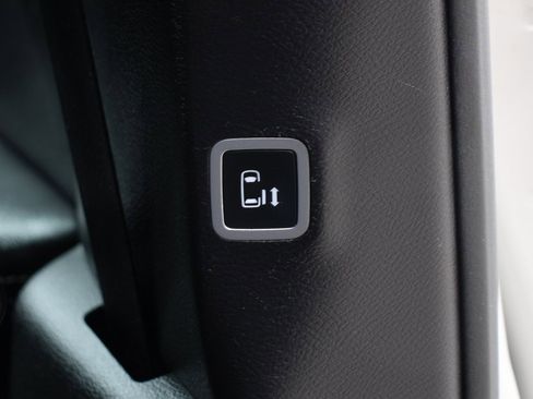 Used 2021 Chrysler Pacifica Touring w/ S Appearance Package image 43