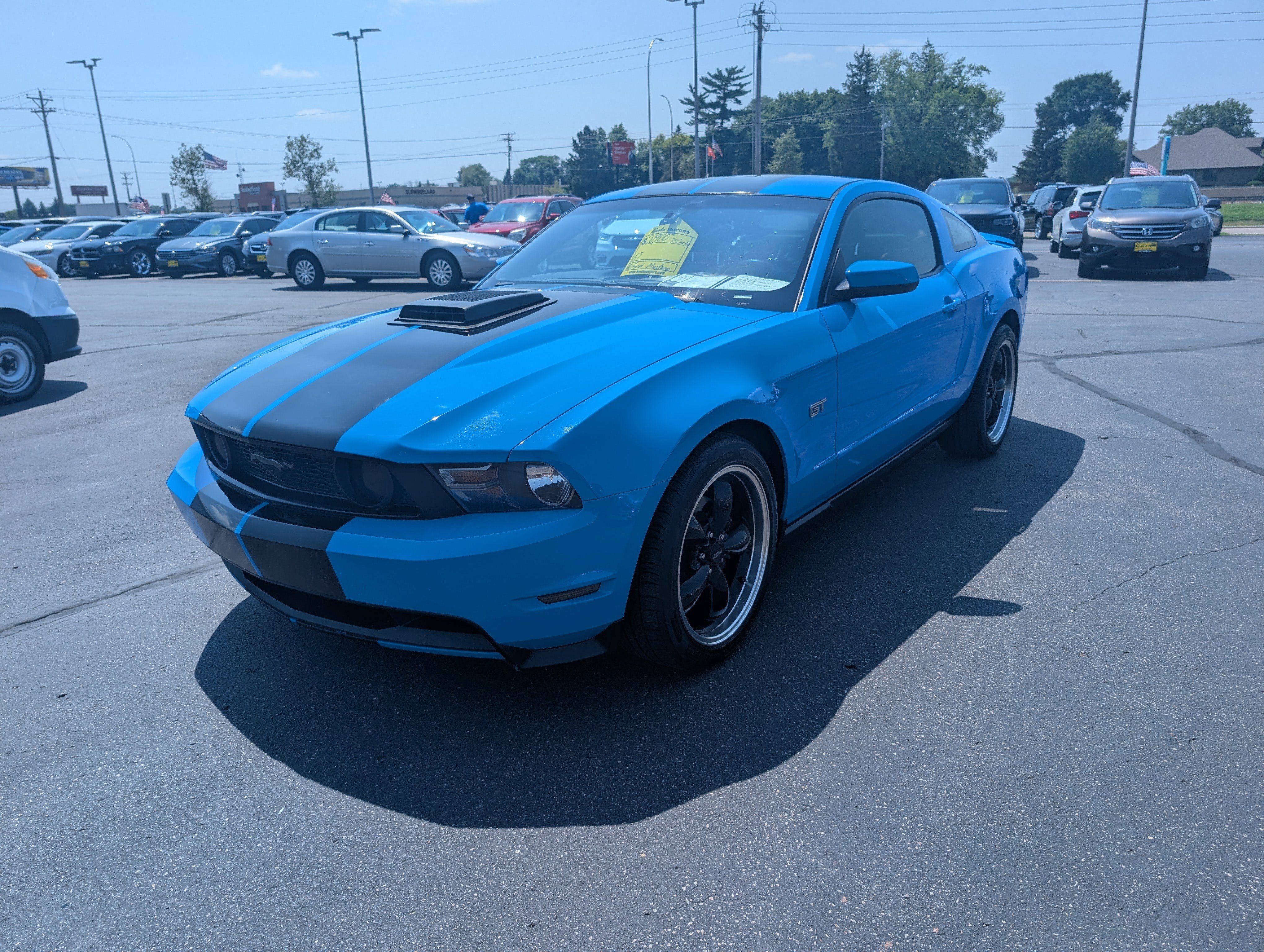 Used 2010 Ford Mustang GT Premium RWD image 4