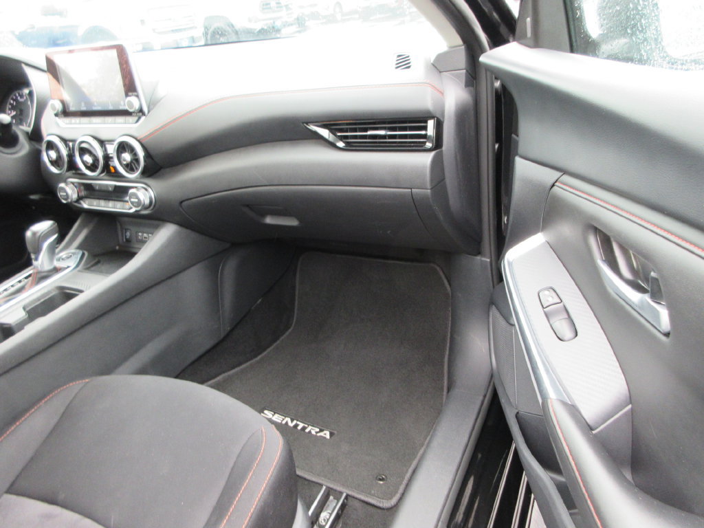Used 2025 Nissan Sentra SR FWD image 18
