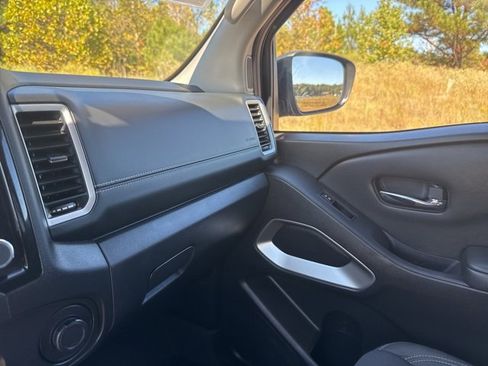 Used 2023 Nissan Frontier SV w/ Tow Package image 24