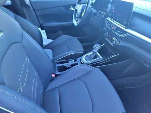 Used 2024 Kia Forte GT-Line image 19