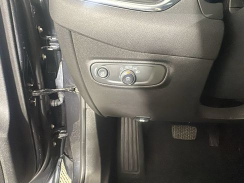Used 2023 Chevrolet Equinox LT AWD/4WD image 20