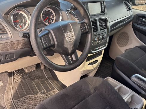 Used 2013 Dodge Grand Caravan SE image 17