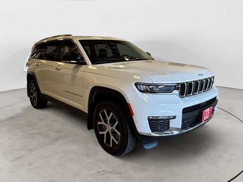 Used 2025 Jeep Grand Cherokee L Limited w/ Luxury Tech Group II AWD/4WD image 8