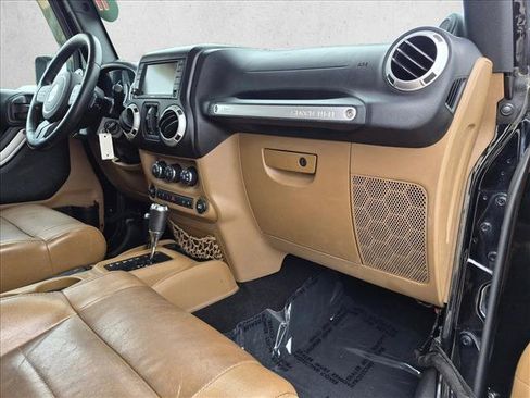 Used 2011 Jeep Wrangler Unlimited Sahara w/ Dual Top Group AWD/4WD image 21