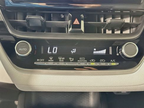 Used 2026 Toyota Corolla SE FWD image 16