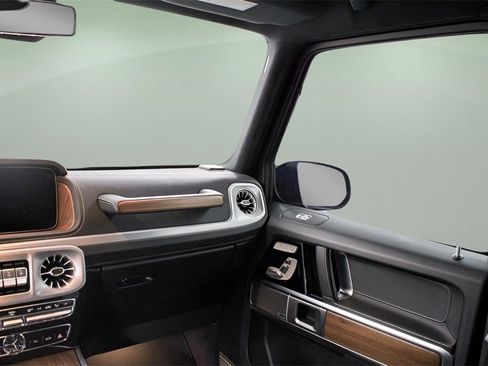 Used 2024 Mercedes-Benz G 550 image 15