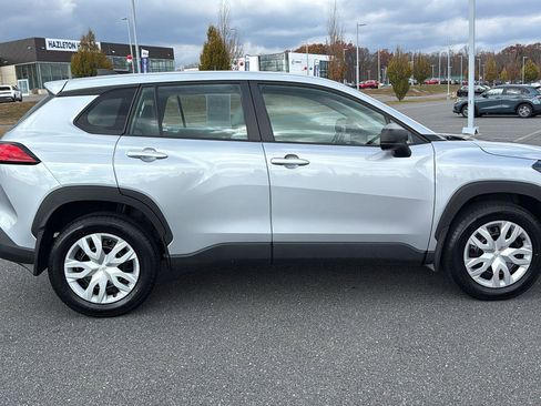 Used 2022 Toyota Corolla Cross L image 4