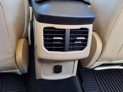 Used 2015 Ford Fusion SE w/ Equipment Group 202A image 24