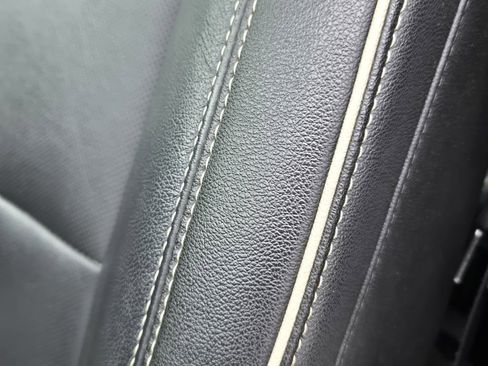 Used 2021 GMC Yukon SLT w/ SLT Luxury Package image 17