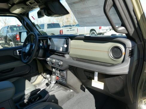 New 2026 Jeep Gladiator Mojave AWD/4WD image 11