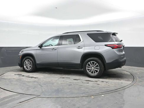 Used 2023 Chevrolet Traverse LT FWD image 2