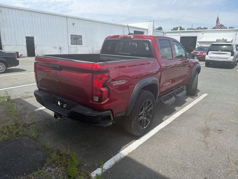 Used 2025 Chevrolet Colorado Trail Boss AWD/4WD image 8