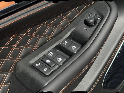 New 2026 Jeep Grand Cherokee L Summit w/ Obsidian Package AWD/4WD image 16
