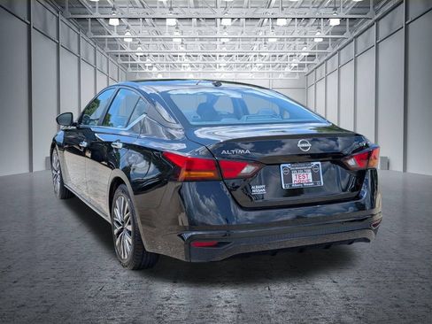 Certified 2024 Nissan Altima 2.5 SV FWD image 10