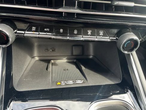 New 2026 Chevrolet Traverse High Country w/ LPO, Floor Liner Package AWD/4WD image 33