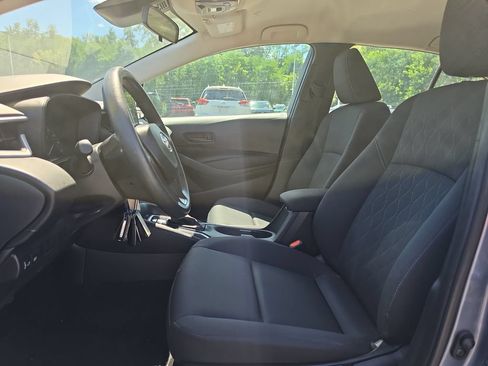 Used 2025 Toyota Corolla LE FWD image 10