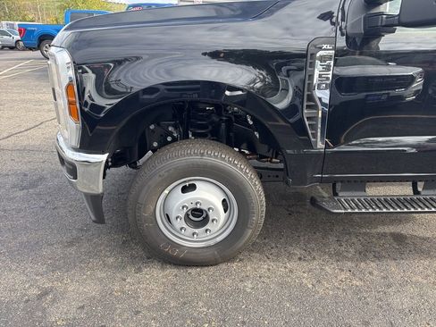 New 2026 Ford F350 XL w/ XL Chrome Package image 8
