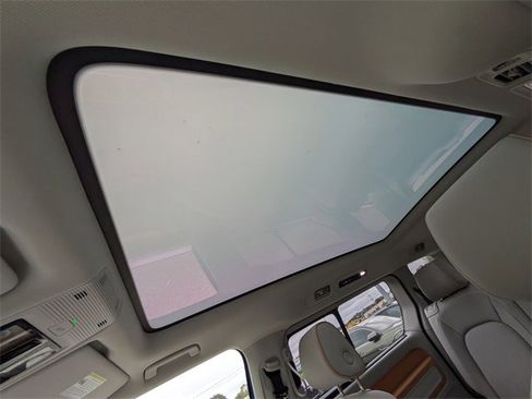 New 2025 Volkswagen ID. Buzz Pro S Plus image 21