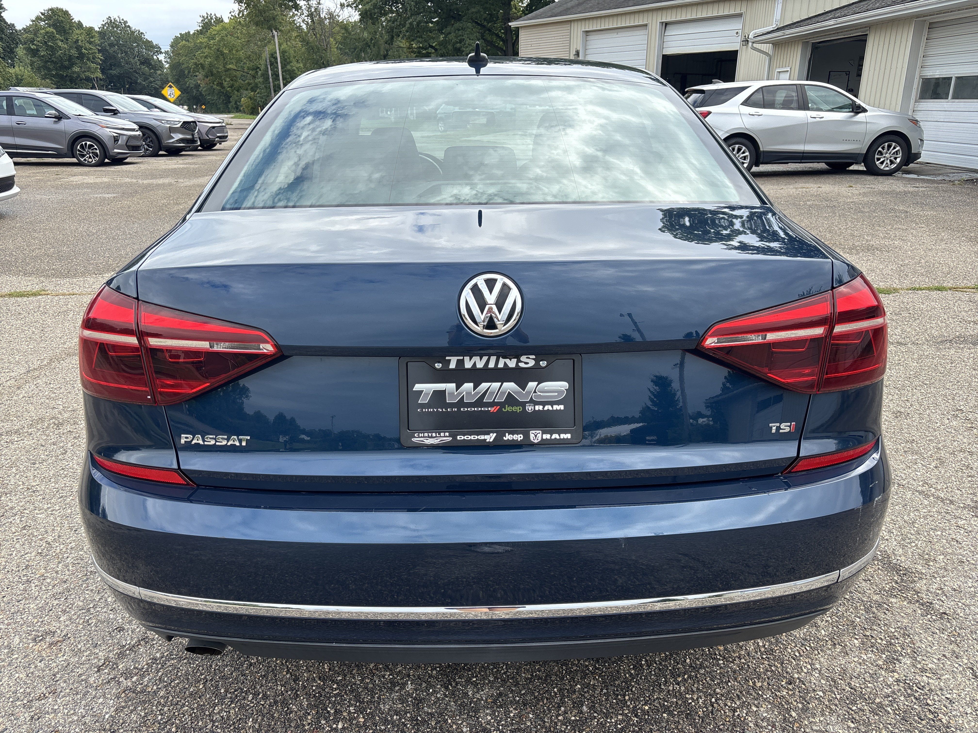 Used 2019 Volkswagen Passat 2.0T Wolfsburg w/ Wheels & Sunroof Package FWD image 6