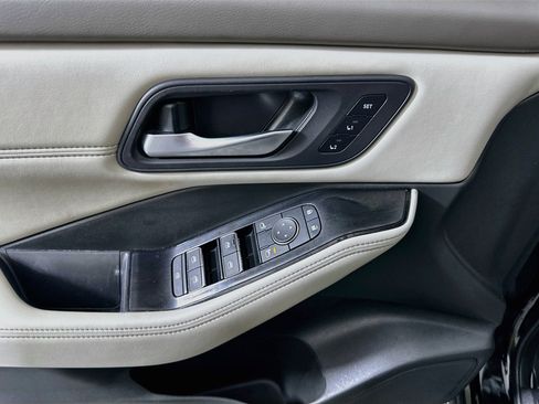 Used 2023 Nissan Rogue SL w/ SL Premium Package FWD image 15
