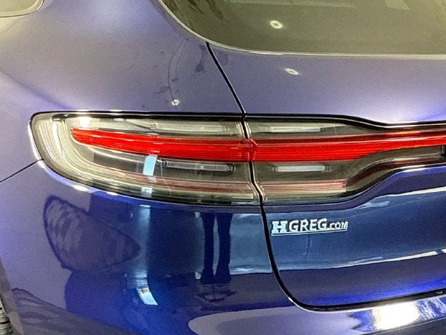 Used 2023 Porsche Macan AWD/4WD image 34