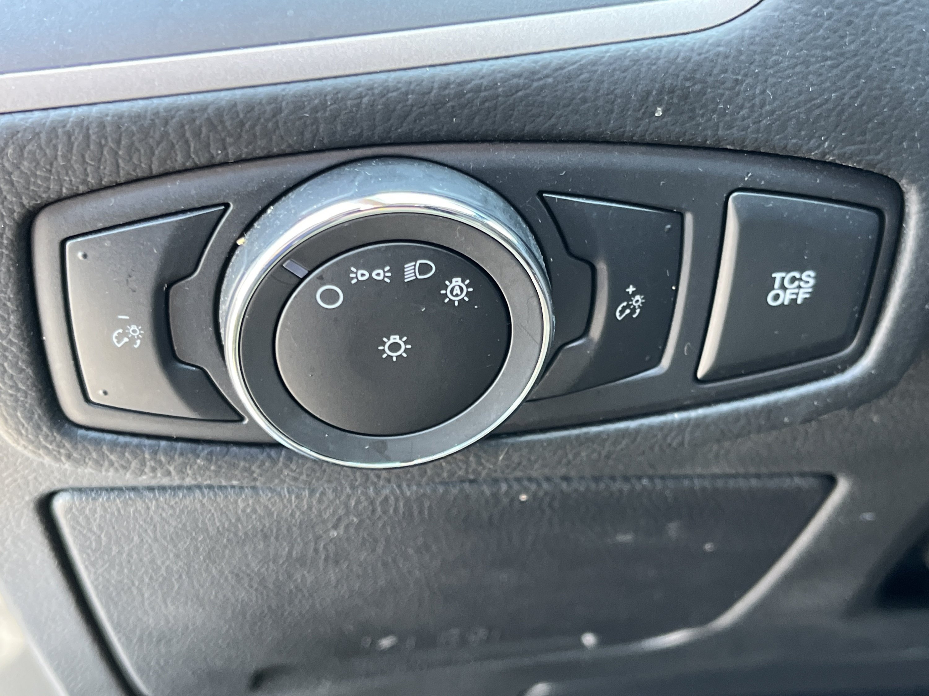 Used 2023 Ford Edge SEL AWD/4WD image 19