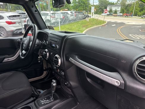 Used 2017 Jeep Wrangler Sahara w/ Trailer Tow Group AWD/4WD image 24