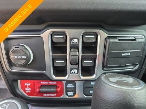 Certified 2025 Jeep Wrangler Unlimited Rubicon AWD/4WD image 16