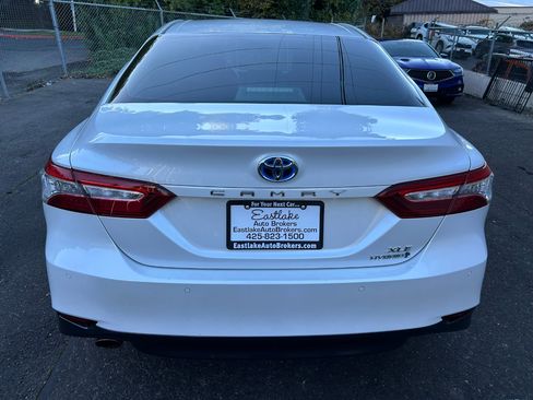 Used 2018 Toyota Camry XLE image 6