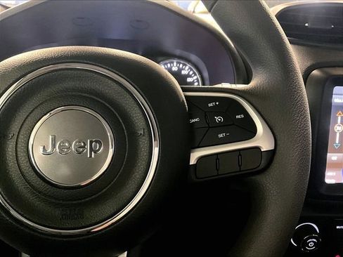 Used 2023 Jeep Renegade Latitude image 24