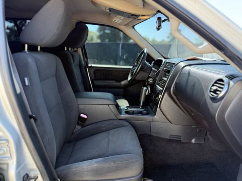 Used 2009 Ford Explorer XLT RWD image 18