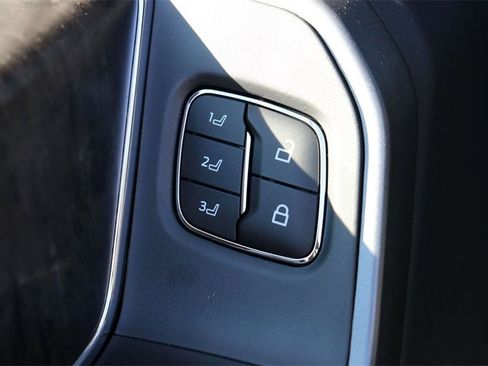 New 2026 Ford F250 Lariat w/ Black Appearance Package image 15