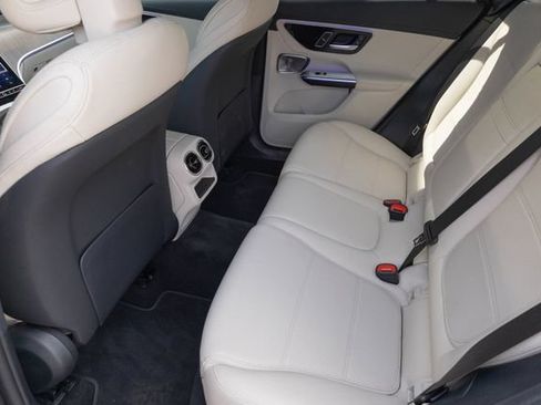 Used 2023 Mercedes-Benz GLC 300 4MATIC w/ Pinnacle Trim Package image 17